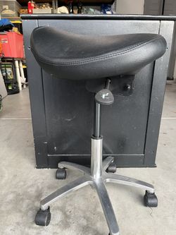 Adjustable Chair With Wheels