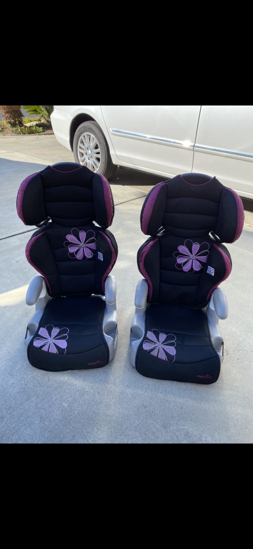 Highback Booster Seats with Cupholders