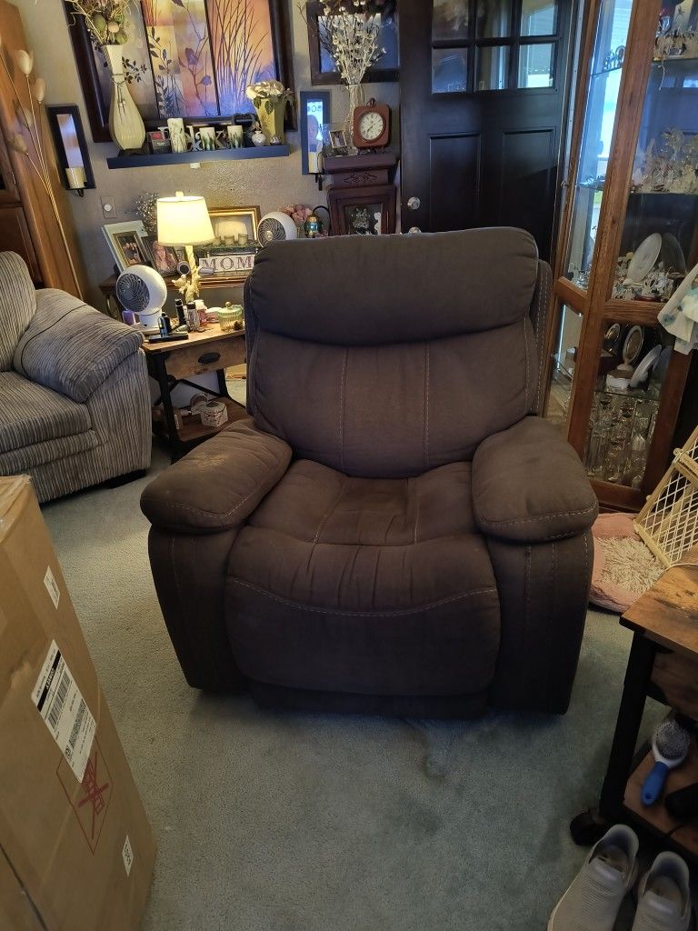 Free Recliner