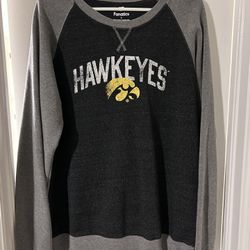 Soft Fanatics Iowa Hawkeyes Sweatshirt Mens XL Black NCAA Football Crewneck NWOT