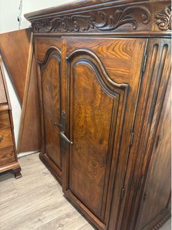 Oak / Armoire -Vintage