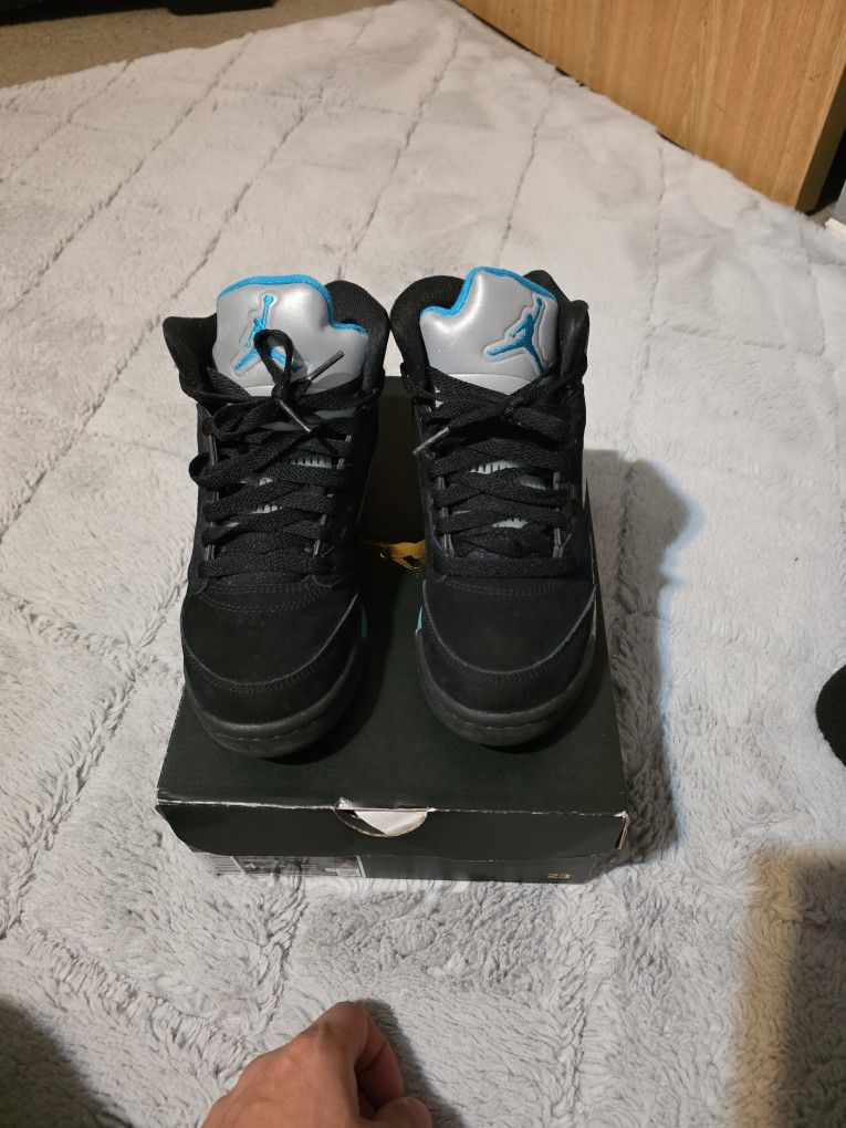 Jordan 5s Boy Size 4