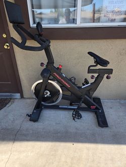 Pro 500 black in color