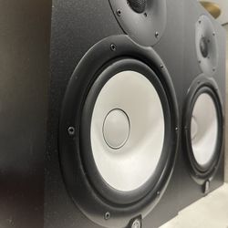 Yamaha HS8 8 inch Powered Studio Monitor