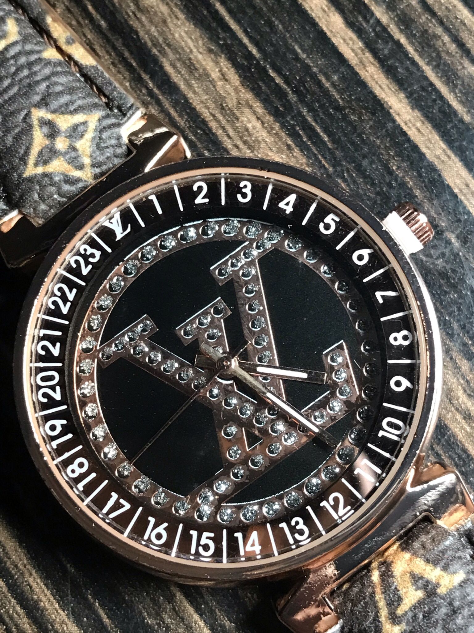 Authentic Louis Vuitton 7347 3atm Automatic Time Piece for Sale in Houston,  TX - OfferUp