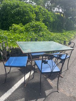 Patio Table & 4 Chairs