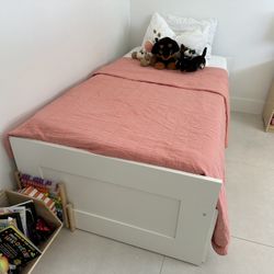 Twin Bed With 2 Drawers