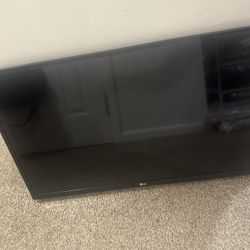 32” LG TV