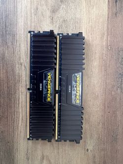 DDR4 RAM 32gb (16x2) Corsair Vengeance