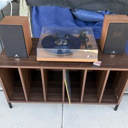 Angels Horn Intermediate Level Turntable / Vinyl Record Player With Storage Rack