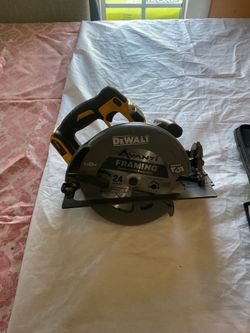 Dewalt 60 V flex volt circular saw for parts did not work. I bought it from a pallet.