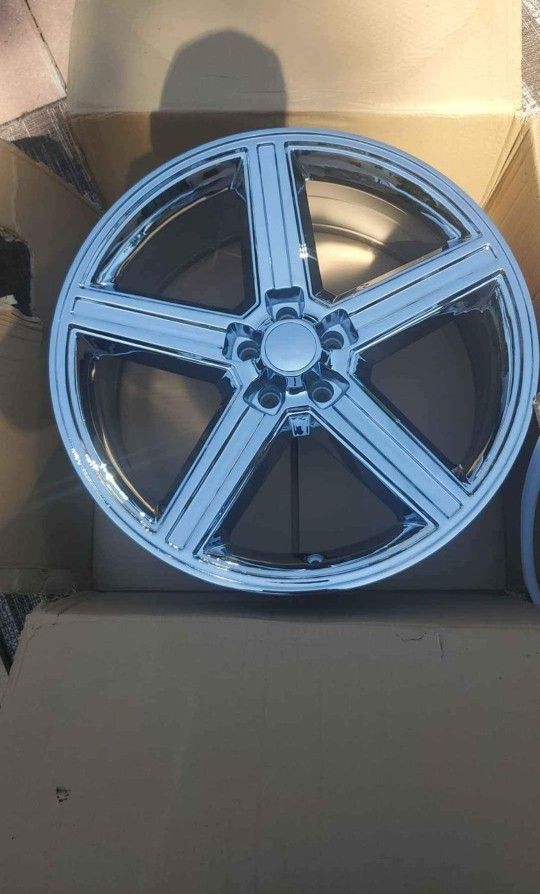 22 Inch IROC RIMS. 5X120 +13 OFFSET