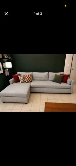 Light Gray 3-Seater Sectional Couch with Left-Facing Chaise