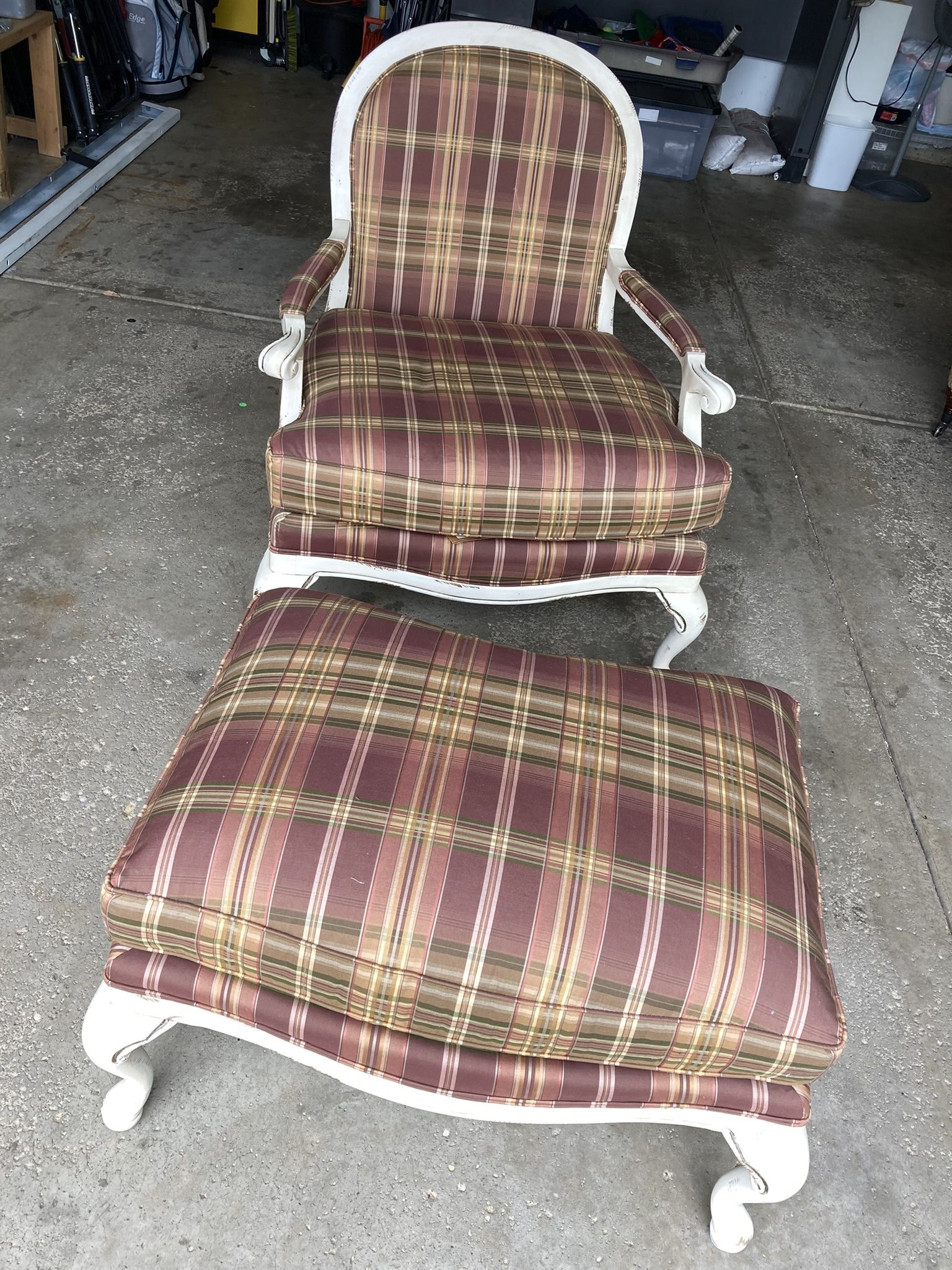 Shabby Chic Chair W/Ottoman