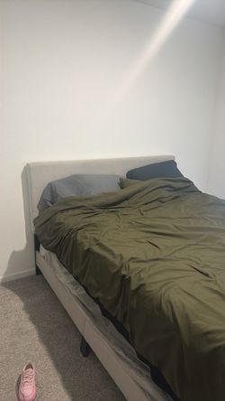 Queen bed with mattress
