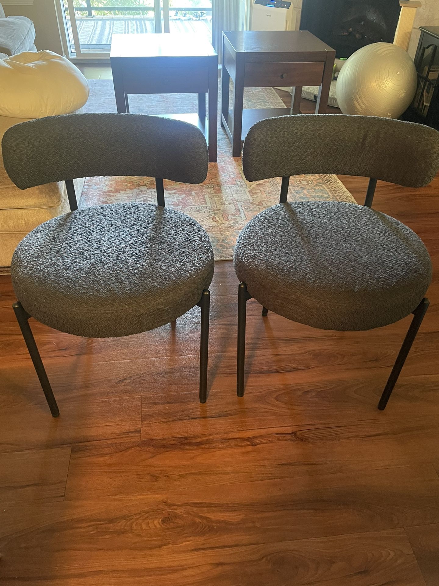 Set of 2 Chairs