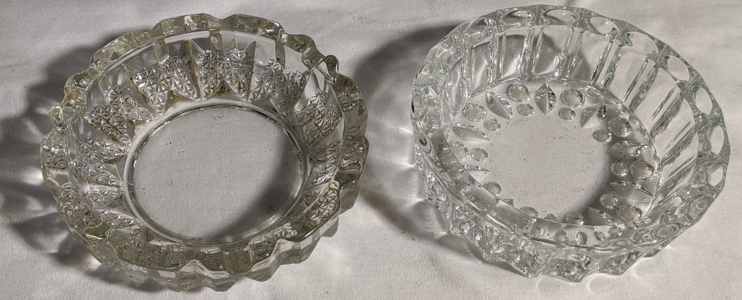 2 crystal dishes