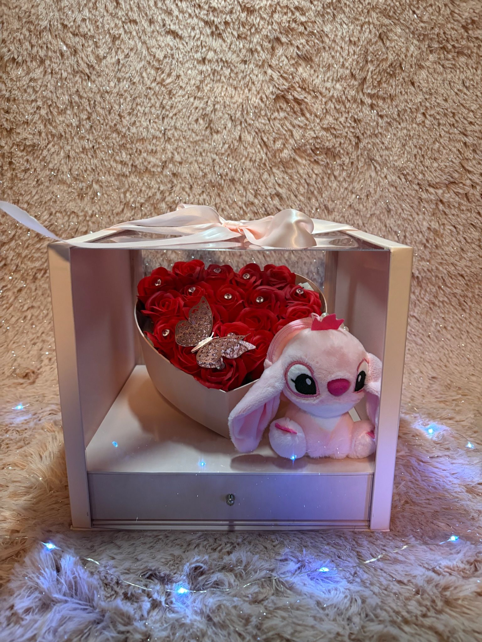 Hermosos cajas Con Rosas Eternas Con Alajeros Para  San Valentín 