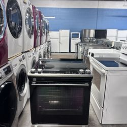 Whirlpool) Electric stove, working perfectly, very clean Whit Warranty