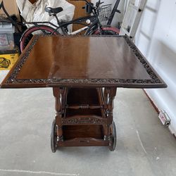 Chinese bistro table with pull out in middle 40x40x 30h 