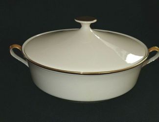 Fine Lenox China ~ ETERNAL ~ Round Covered Vegetable Casserole with lid 9 inches