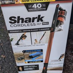 Shark Cordless Pet Pro Vacuum 