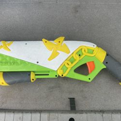 Roblox Nerf blaster With 20 darts $12