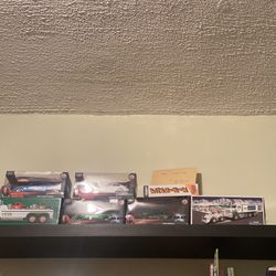2 IKEA Shelves 