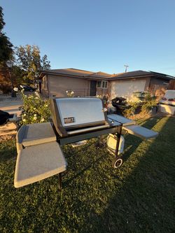 Weber Genesis Gold Gas Grill WORKS GREAT 225$$ FREE DELIVERY 🚚