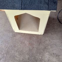 New Medium Dog House 