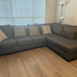 Gray 2 Piece Sectional w/ Right Arm Facing Chase