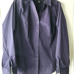 Lane Bryant Purple Button Down Blouse Size 20 EUC $23
Stripe accent on cuffs
Excellent used condition
96% cotton, 4% spandex