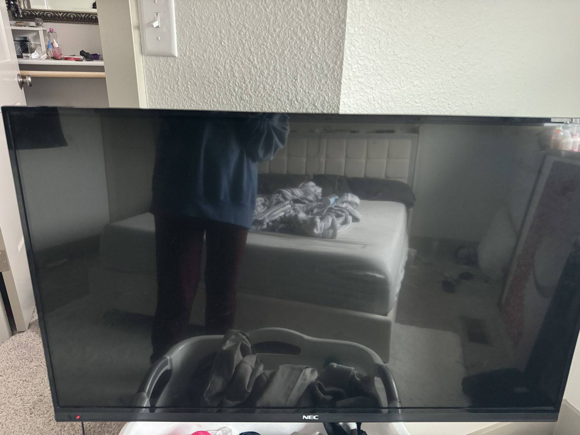Flat Screen TV 40”