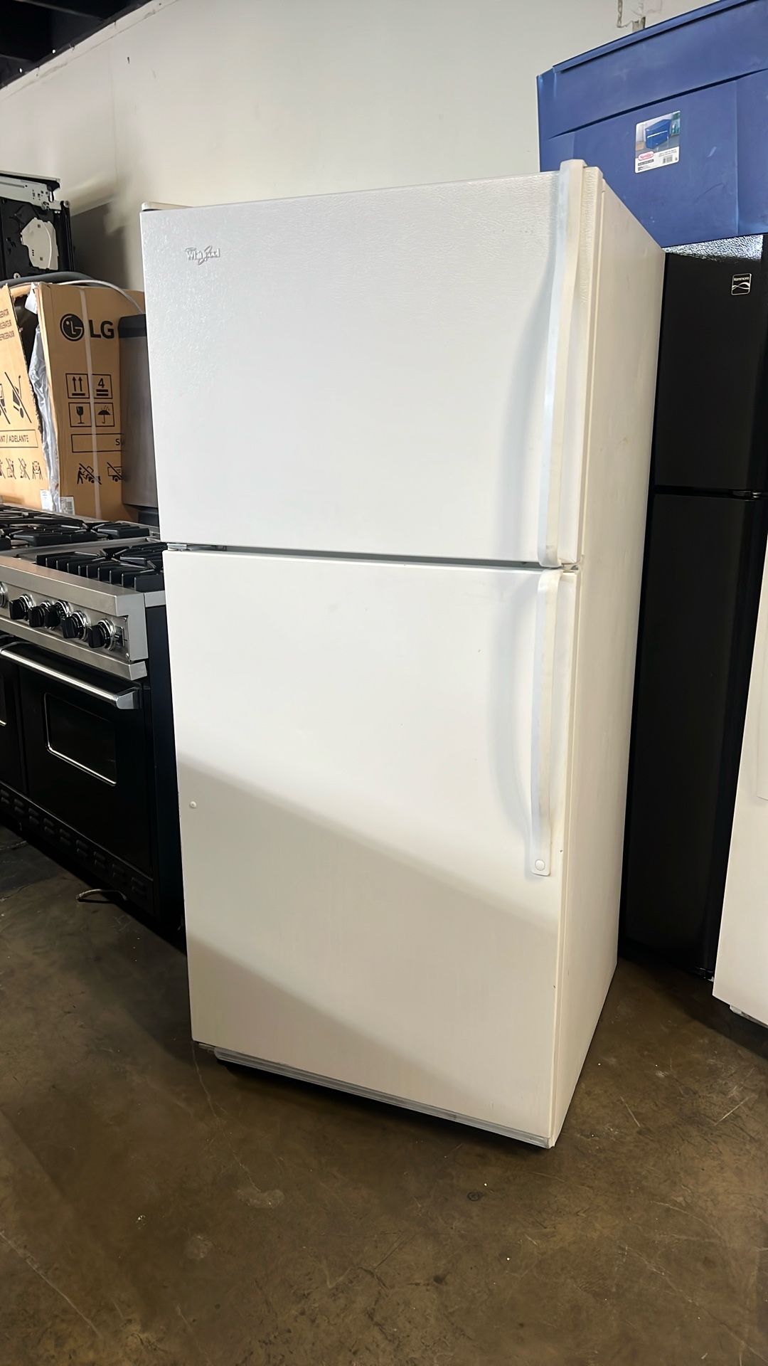 Whirlpool Apartment Size Top Freezer Refrigerator In White