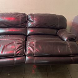 Brown leather couch, gold condition