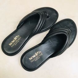 Brand New! Women’s💕 🩴COACH and FOUR🩴💕Black Leather Thong Sandals