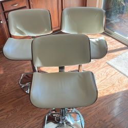 3 Bar Stools