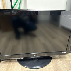 Lg Tv Flat Screen (Not smart)