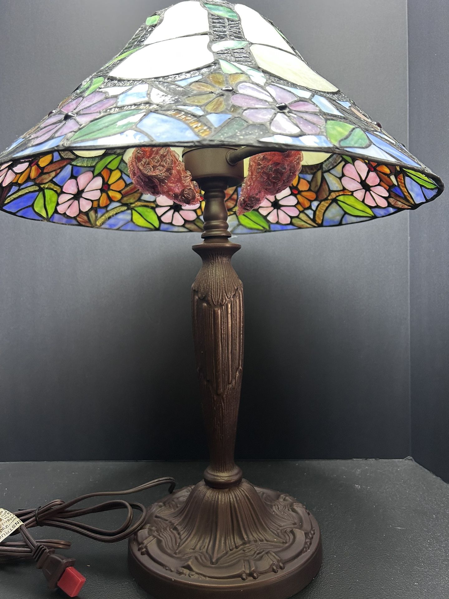 tiffany style lamp - metal base - see measurements lamp has never been used and is packed in original foam - foam has marks / dirt from being stored