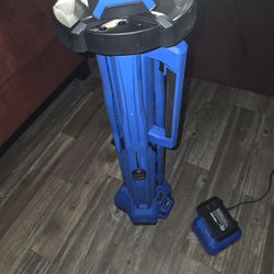 NEW Kobalt Work Light w/ 2 Batteries + Charger
