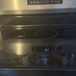 Frigidaire Stove Black Four Burners