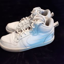 Women's Nike Tennis Shoes Size 5