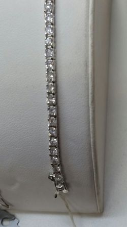 Sterling silver. 925 cz Diamond braclet