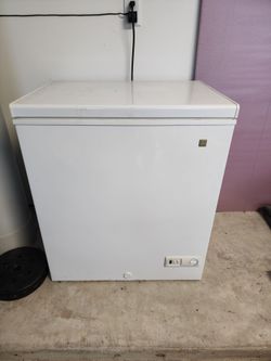 GE Freezer 5 cu ft