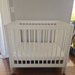 Babyletto Mini Crib With Matress 