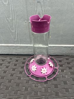 Hummingbird feeder