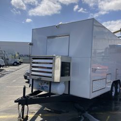 Se Vende Traila De Lonchera Con Permisos Lista Para Trabajarla