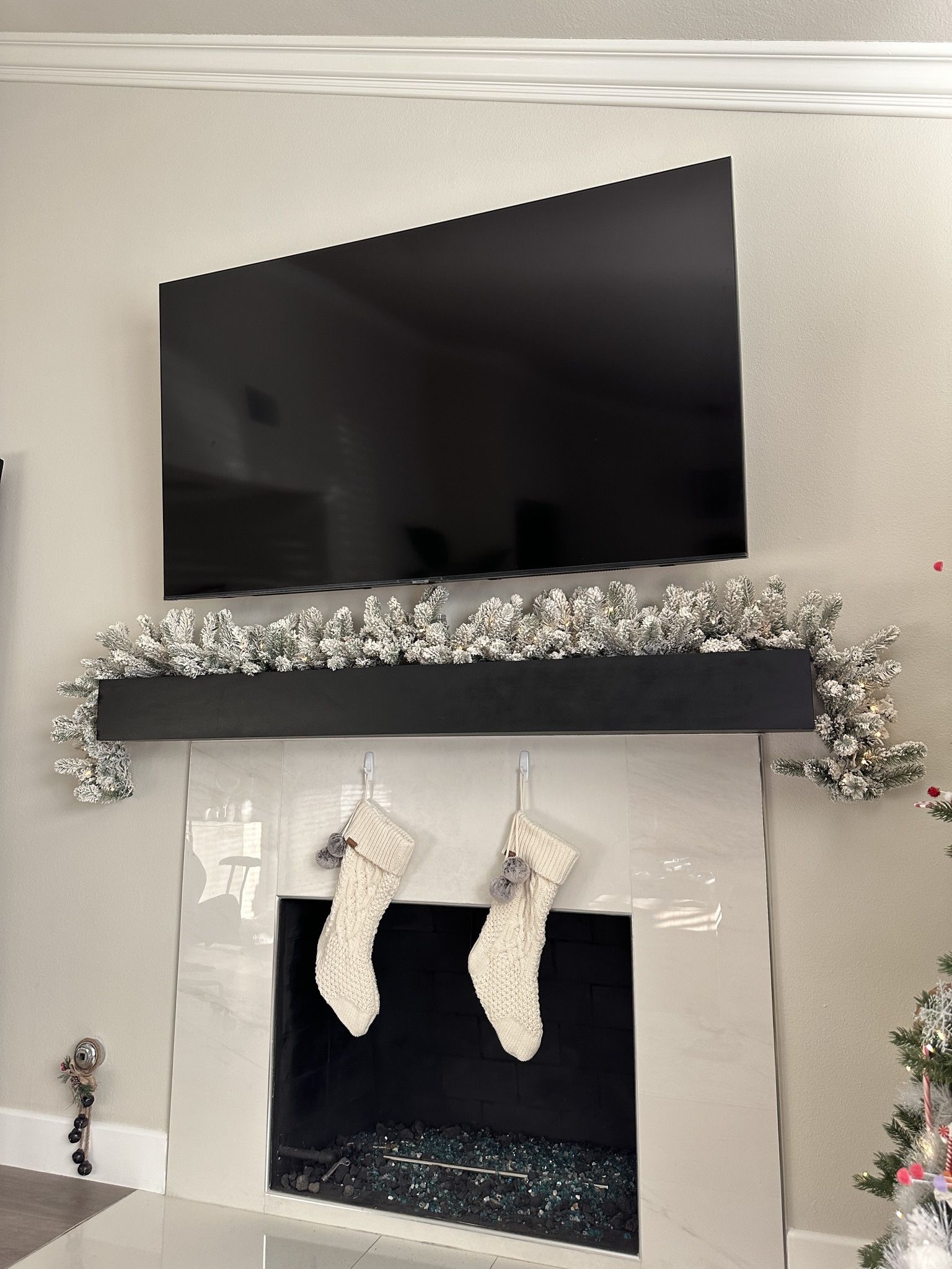 pre lit LED Christmas garland