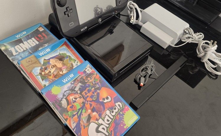 Wii U 32GB Deluxe Set + Games Fully Tested