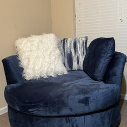 Large Swivel Chair